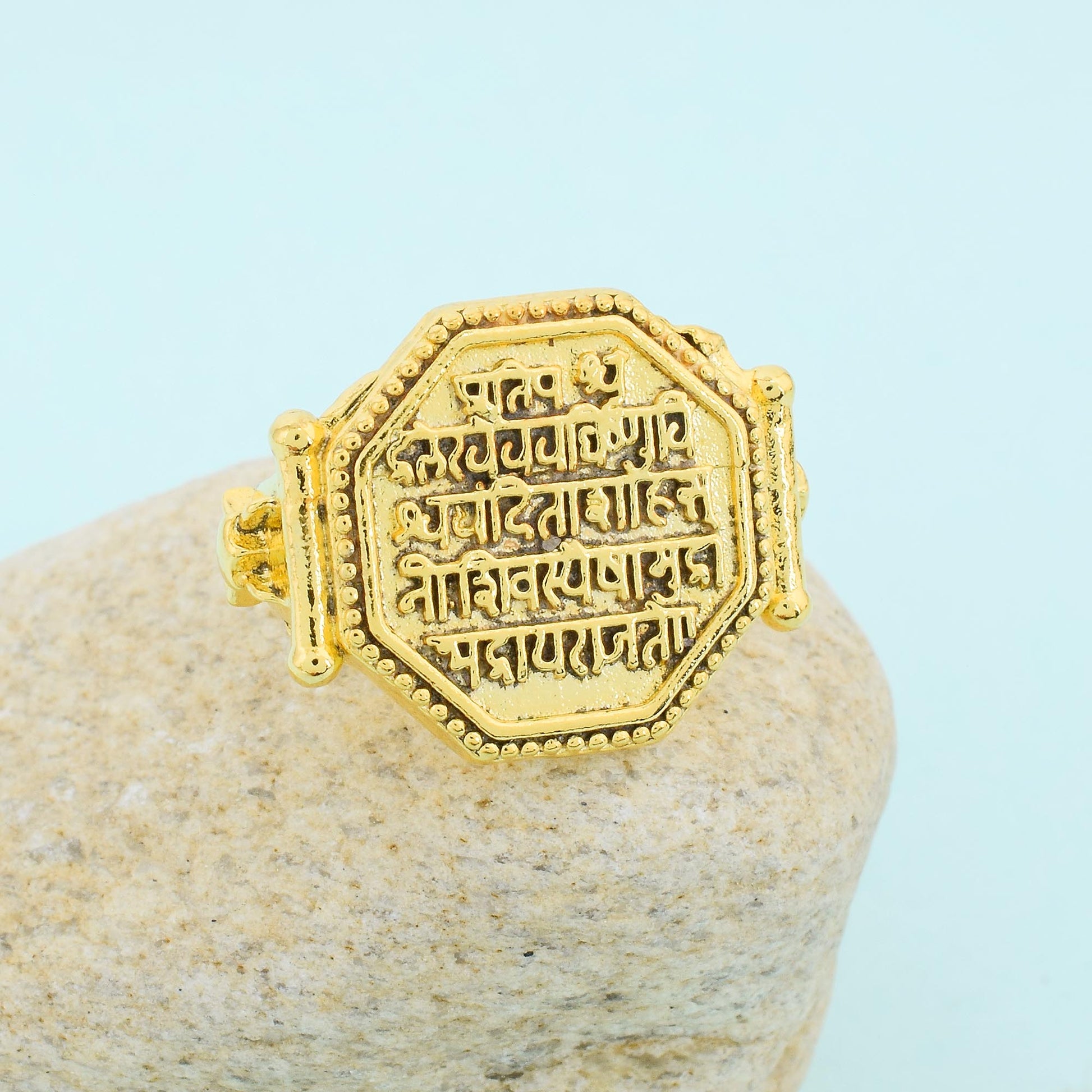 Goldplated Shivaji Rajmudra Fingerring Men - Main Image